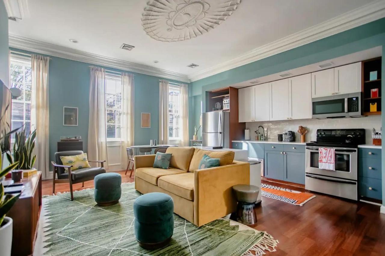 Apartment Airy Greenwich Retreat With Private Deck *